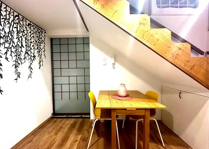 Stylish Natural Apartment With Sauna - Heroes Square