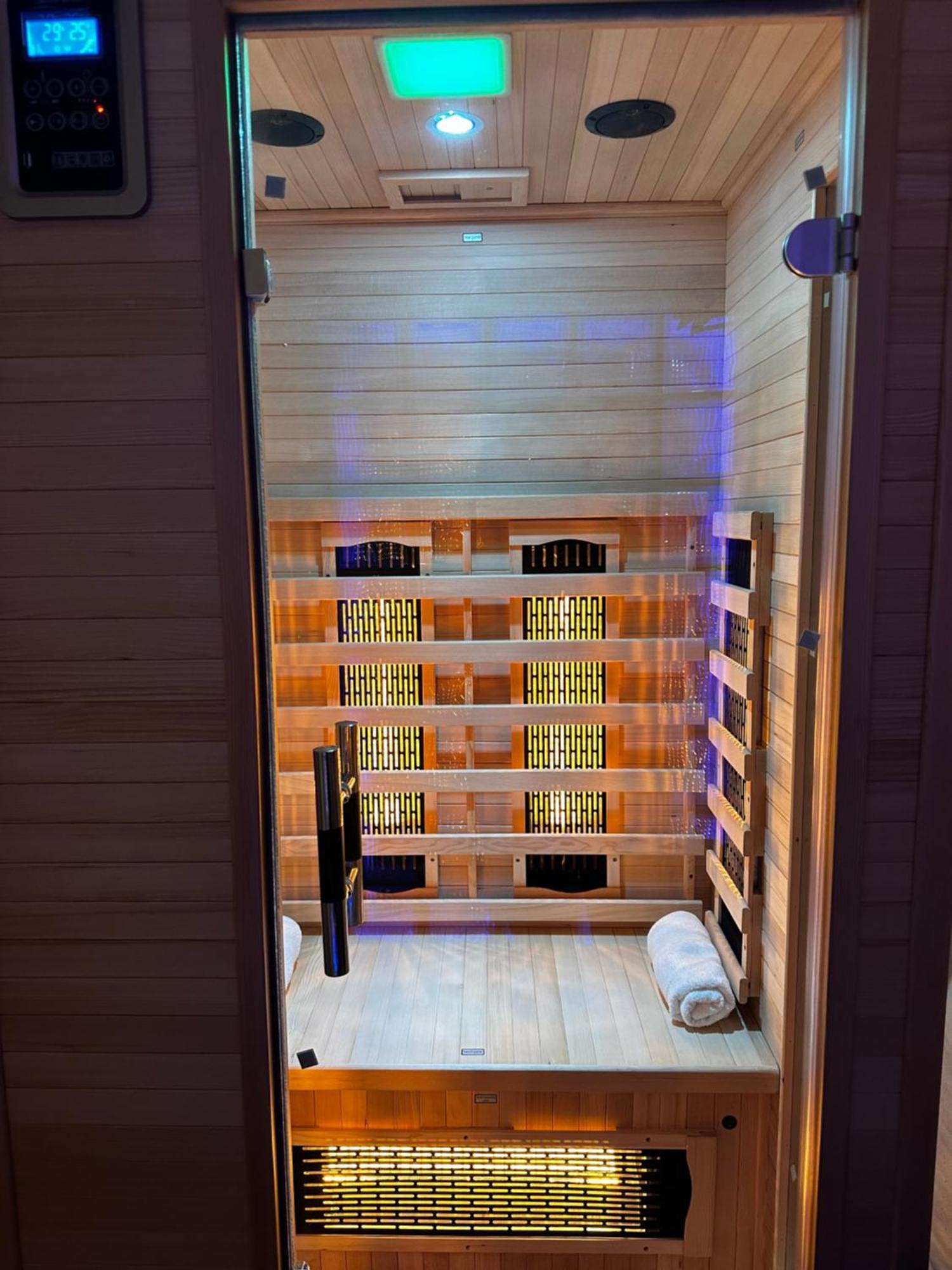 Stylish Natural With Sauna - Heroes Square Appartamento Budapest