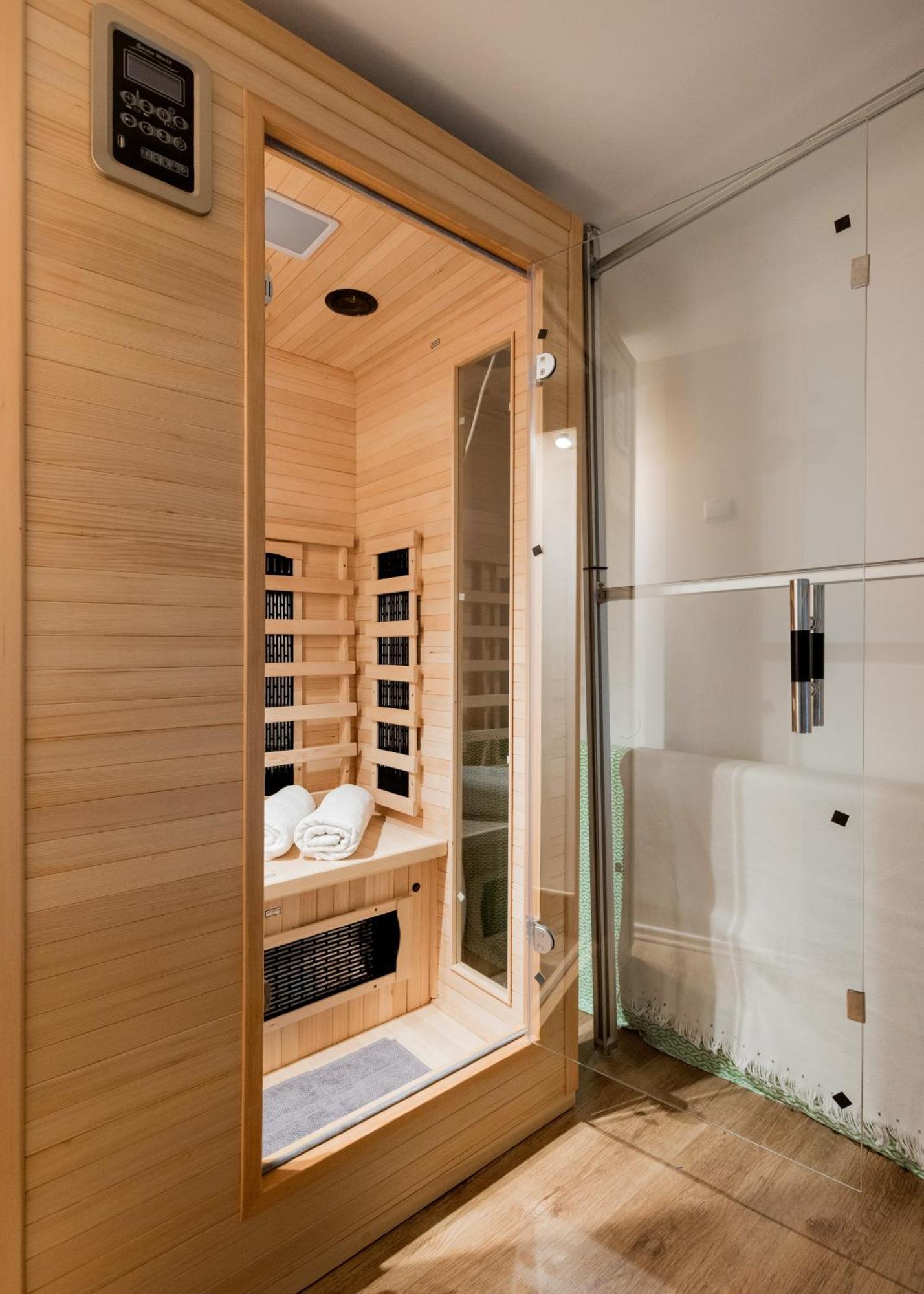 Stylish Natural With Sauna - Heroes Square Appartamento Budapest